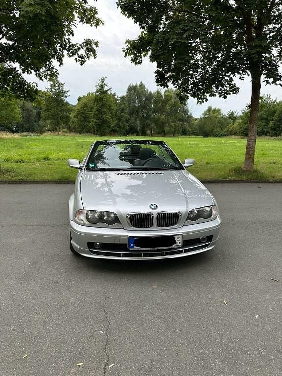 Silber Gebraucht 2000 BMW 323 Cabriolet Performance Cabrio | 13.400 € - Bild 1/4