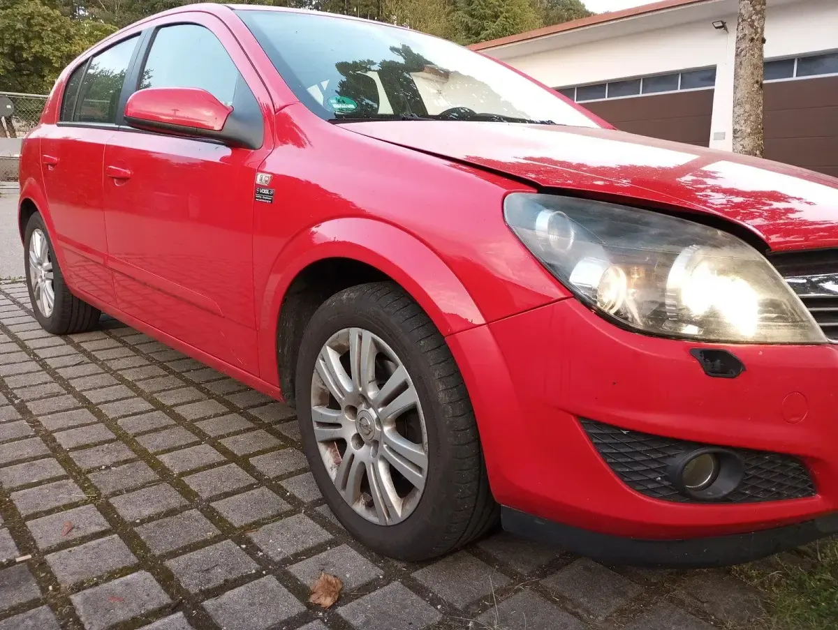 Gebraucht Opel Astra 140 PS (102 kW) 2009 Limousine