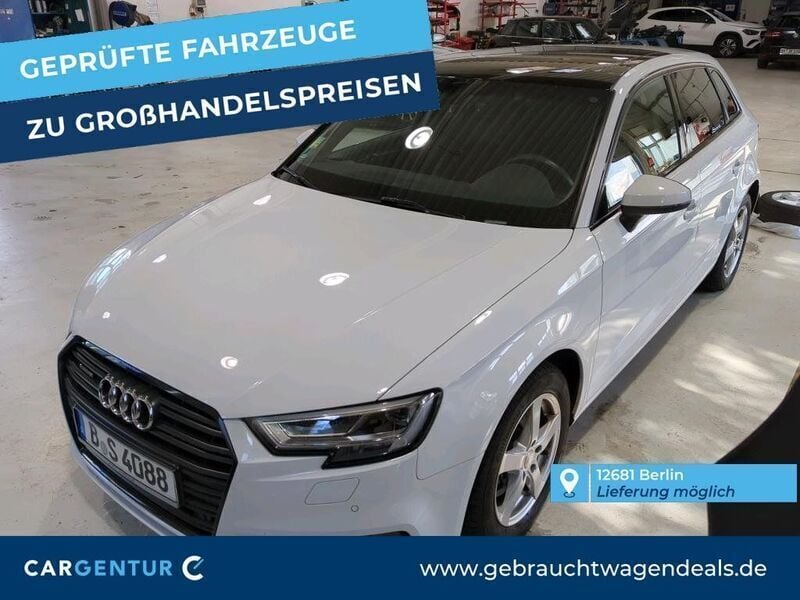Weiß Gebraucht 2020 Audi A3 Sportback Sport Limousine | 21.890 € (Superpreis) - Bild 1/2