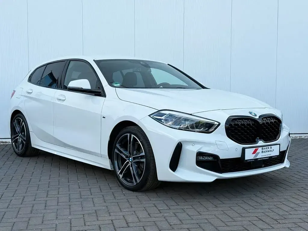 Gebraucht BMW 118 M Sport 140 PS (102 kW) 2020 Alpinweiss iii Kleinwagen