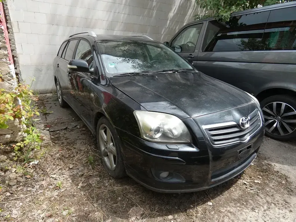 Gebraucht Toyota Avensis Executive 177 PS (130 kW) 2008 Black mica / ink (metallic) Kombi