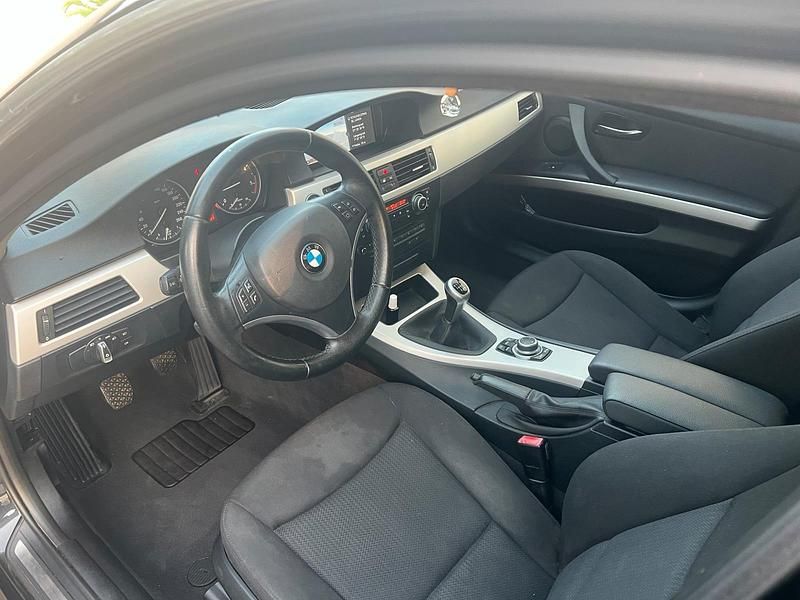 Używany BMW 325 204 KM (150 kW) 2010 Czarny Kombi