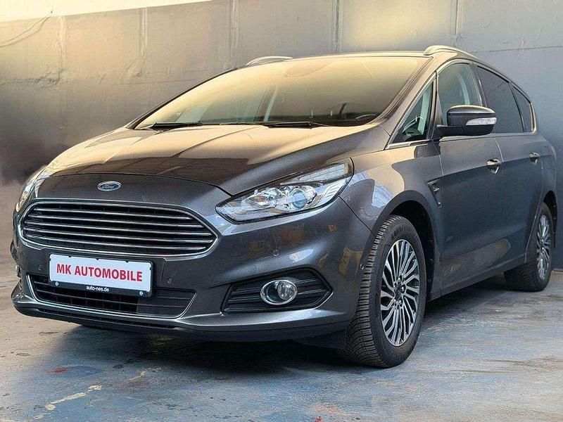 Gebraucht Ford S-MAX Titanium 165 PS (121 kW) 2019 Magneticgrau Van / Kleinbus