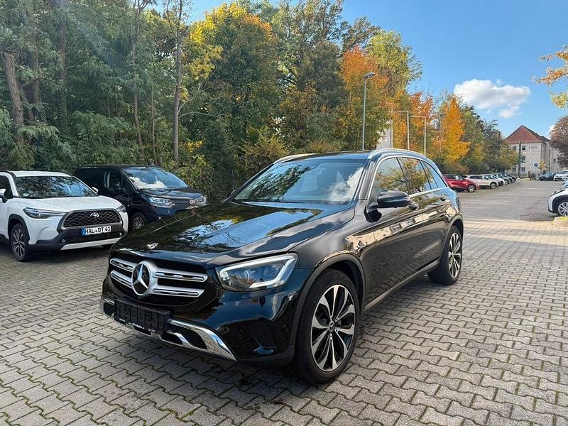 Schwarz Gebraucht 2020 Mercedes GLC300 SUV | 36.740 € (Superpreis) - Bild 1/4