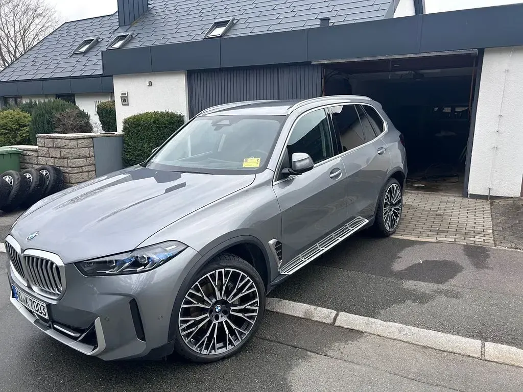 Gebraucht BMW X5 Sport Line 298 PS (219 kW) 2025 Grau SUV