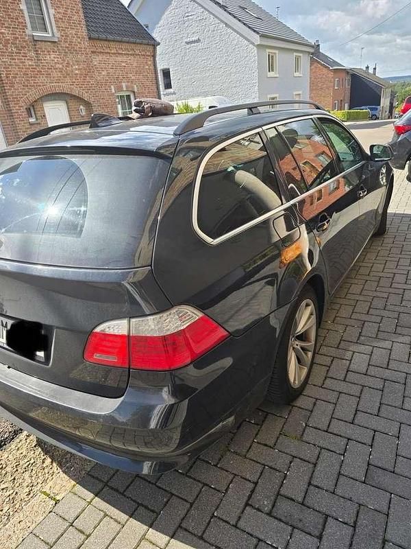 Schwarz Gebraucht 2010 BMW 520 Exclusive Kombi | 4.200 € (Etwas zu teuer) - Bild 1/4