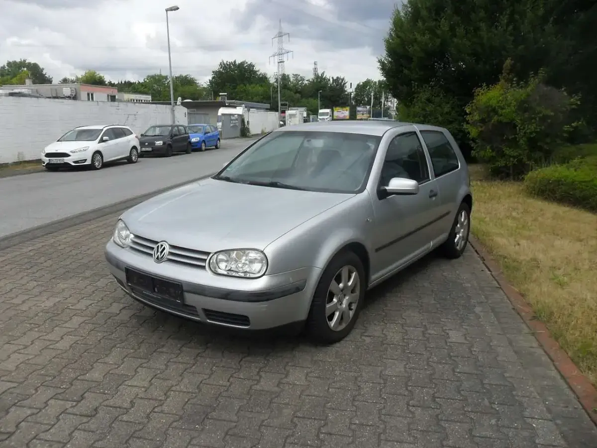 Gebraucht VW Golf IV Comfortline 75 PS (55 kW) 2000 Silbermett Limousine