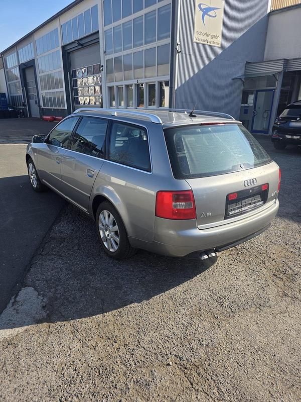 Gebraucht Audi A6 155 PS (114 kW) 2000 Grau Kombi