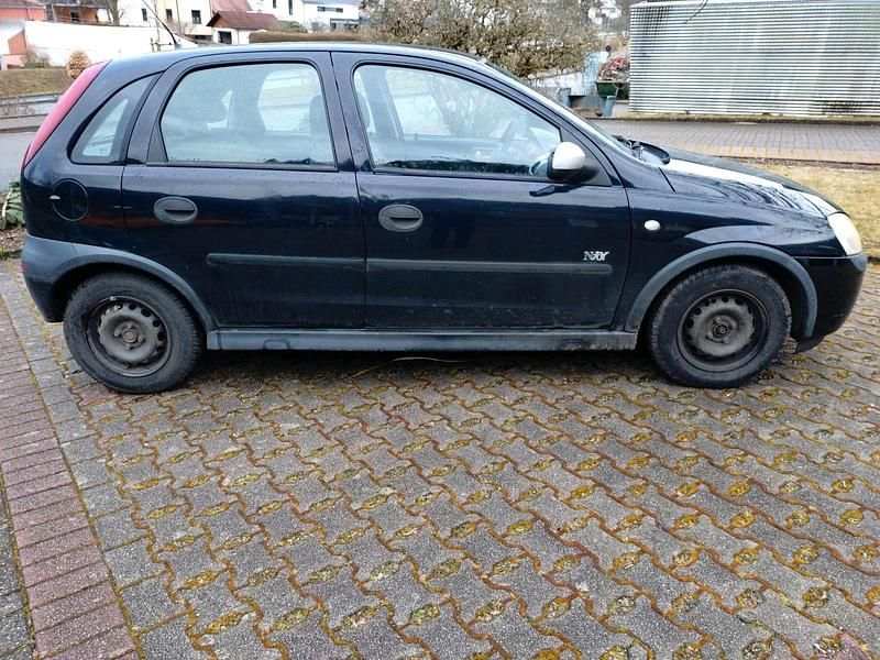 Schwarz Gebraucht 2003 Opel Corsa Kleinwagen | 900 € (Fairer Preis) - Bild 1/4