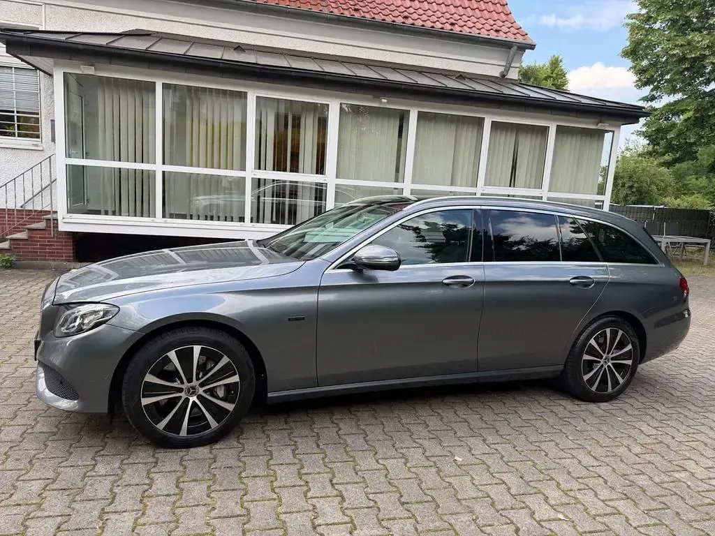 Gebraucht Mercedes E300 306 PS (225 kW) 2020 Grau Limousine