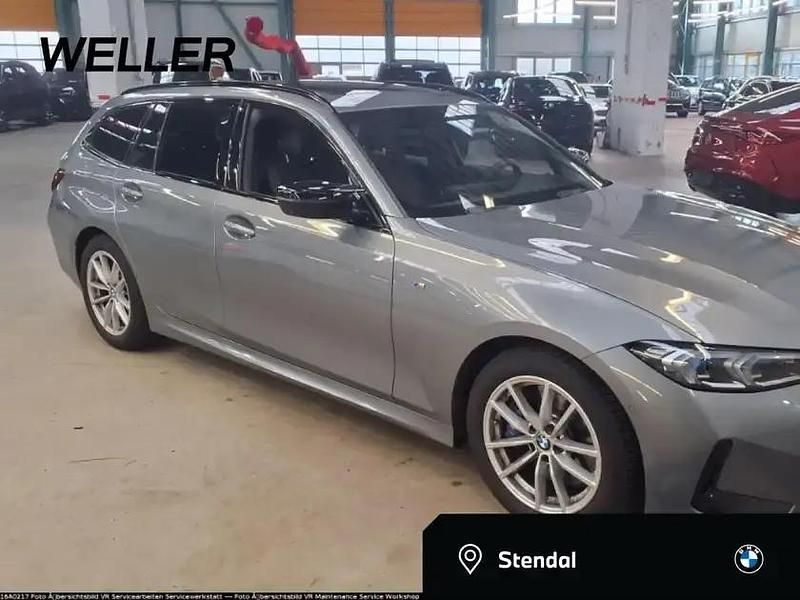 Skyscraper grau (grau) Gebraucht 2025 BMW M340 M Sport Limousine | 53.300 € (Superpreis) - Bild 1/4