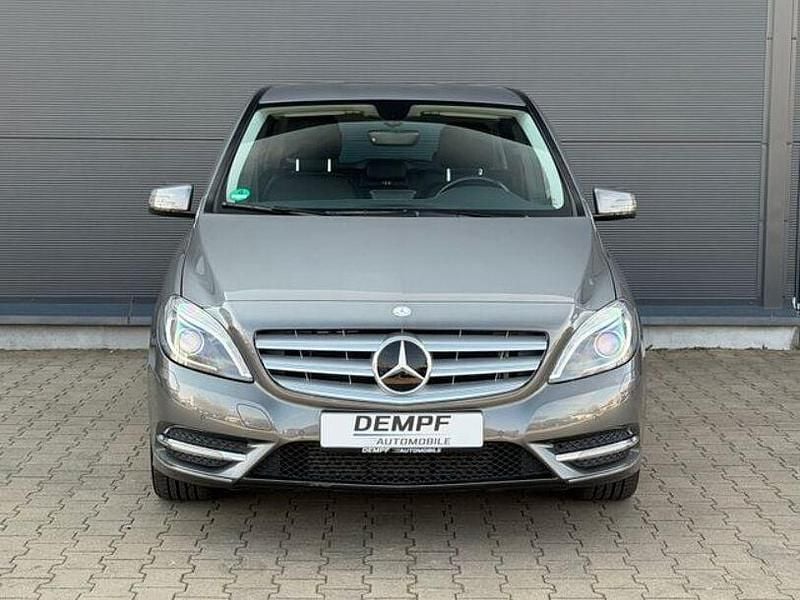 Gebraucht Mercedes B200 156 PS (114 kW) 2012 Grau Van / Kleinbus