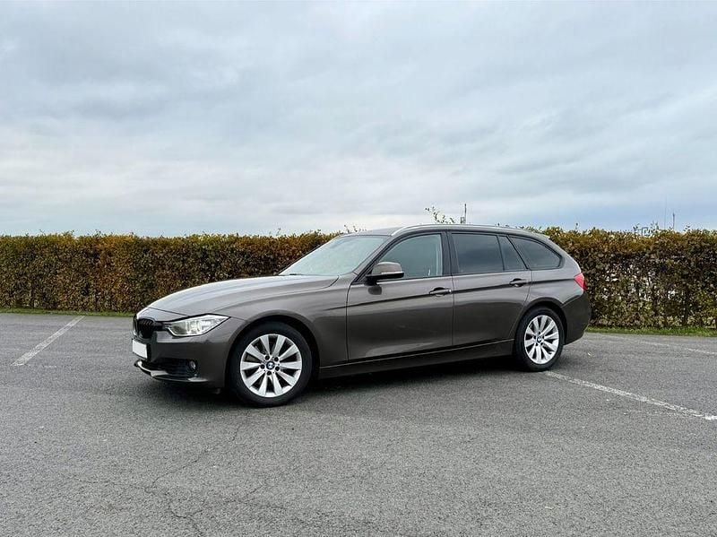 Gebraucht BMW 330 258 PS (189 kW) 2013 Braun Kombi