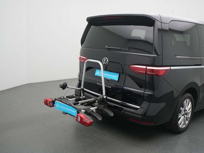 Second-hand VW Multivan Style 150 CP (110 kW) 2025 Negru Monovolum