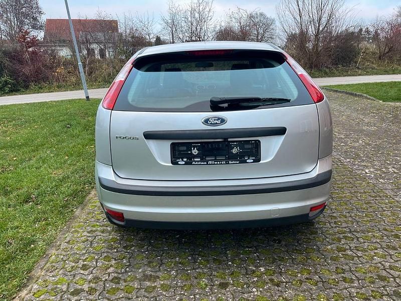 Gebraucht Ford Focus Trend 101 PS (74 kW) 2005 Limousine