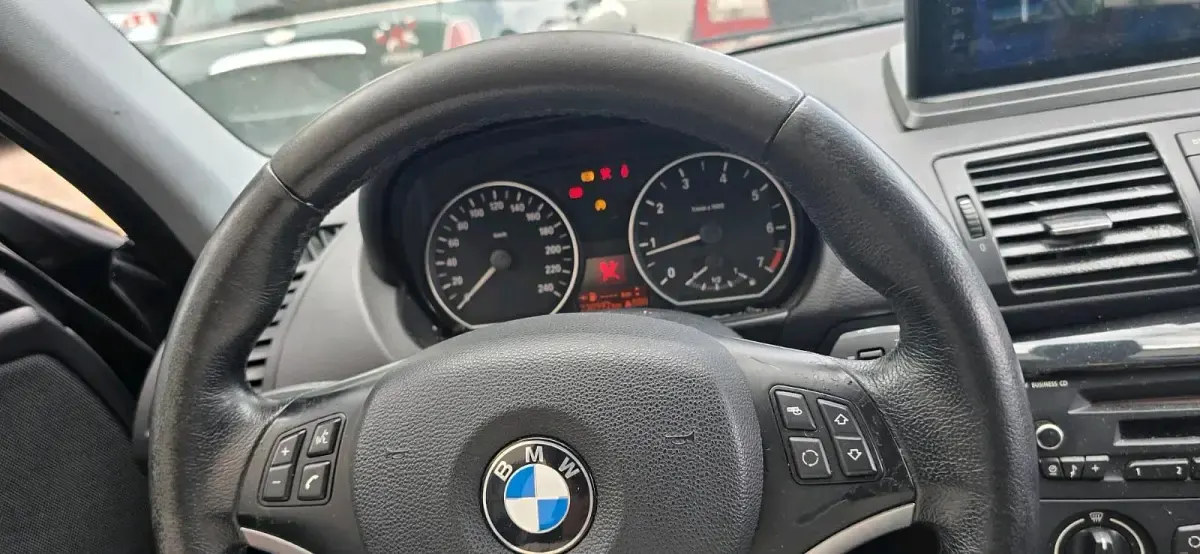 Gebraucht BMW 116 120 PS (88 kW) 2008 Schwarz Kleinwagen