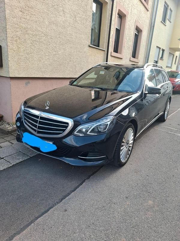 Gebraucht Mercedes E250 204 PS (150 kW) 2015 Schwarz Kombi