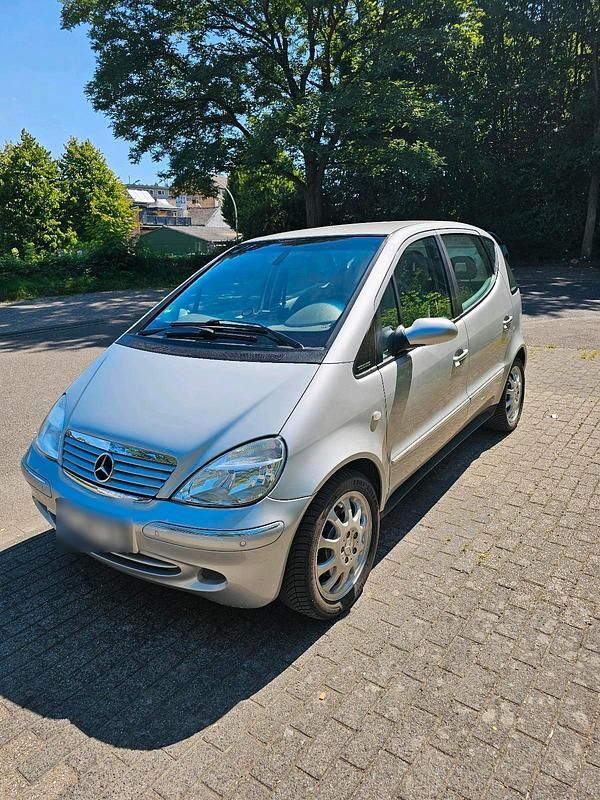 Silber Gebraucht 2001 Mercedes A190 Kleinwagen | 4.499 € (Teuer) - Bild 1/4