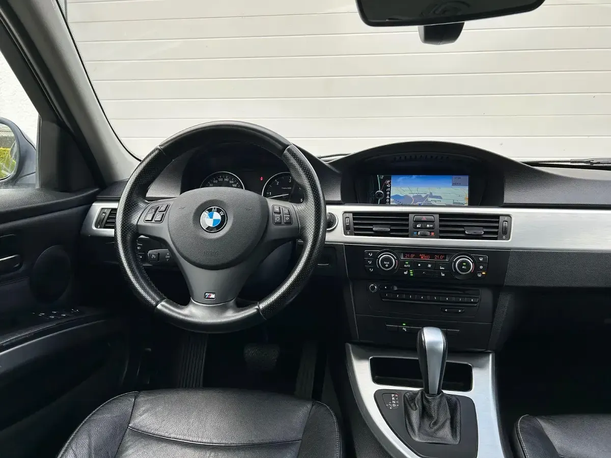 Używany BMW 325 Exclusive 204 KM (150 kW) 2011 Czarny Kombi