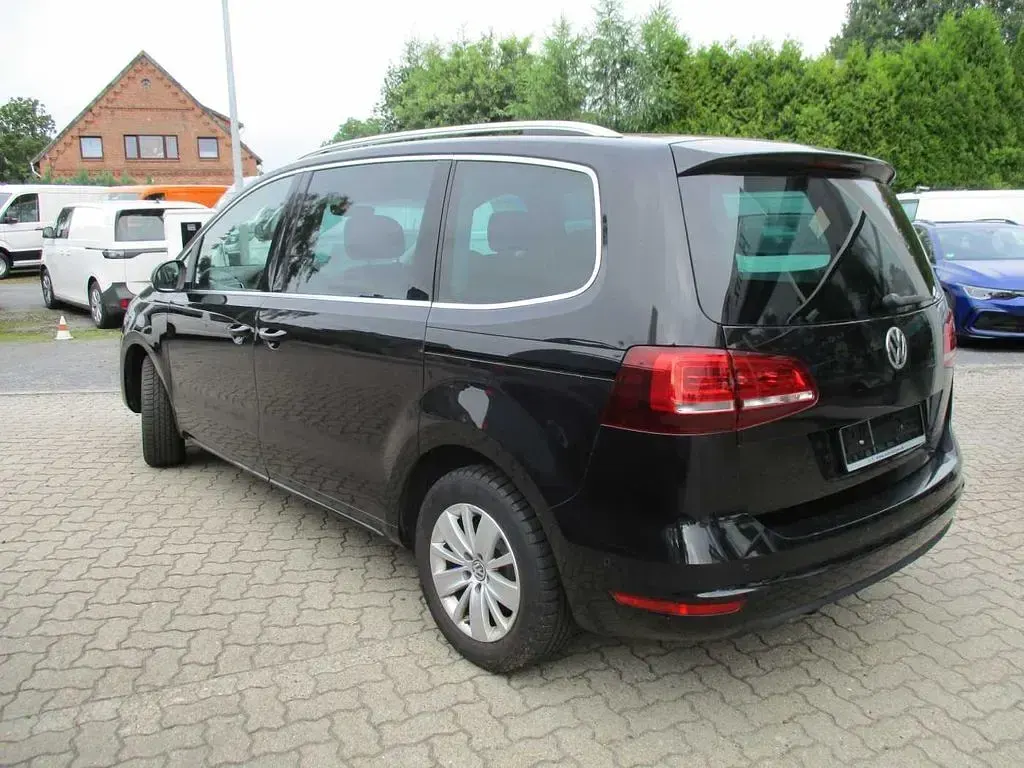 Gebraucht VW Sharan Comfortline 150 PS (110 kW) 2017 Schwarz Van / Kleinbus