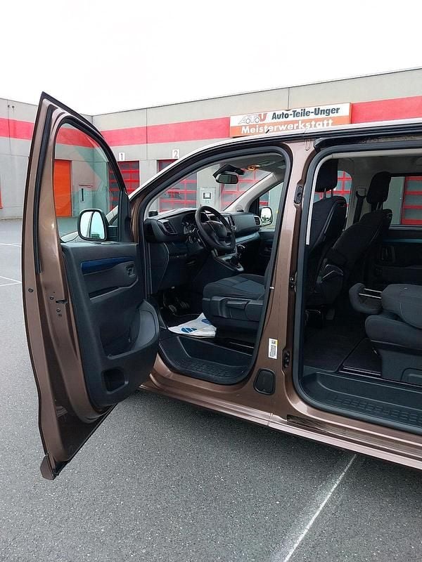 Gebraucht Peugeot Traveller 150 PS (110 kW) 2016 Braun Van / Kleinbus