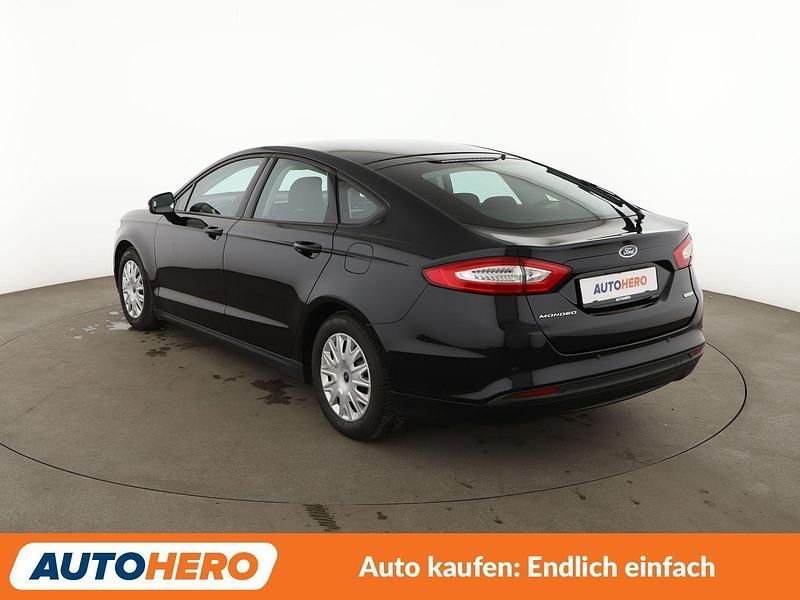 Gebraucht Ford Mondeo Trend 160 PS (117 kW) 2016 Schwarz Limousine