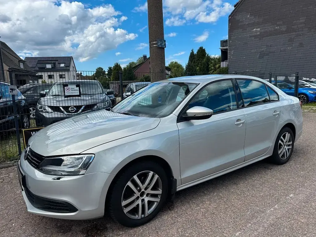 Gebraucht VW Jetta Comfortline 122 PS (89 kW) 2013 Grau Limousine