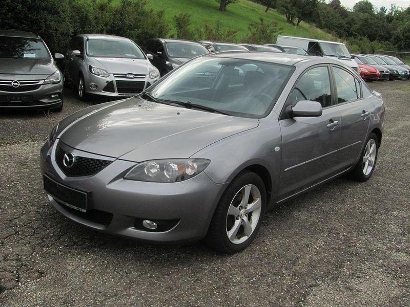 Grau Gebraucht 2005 Mazda 3 Limousine | 990 € (Superpreis) - Bild 1/4