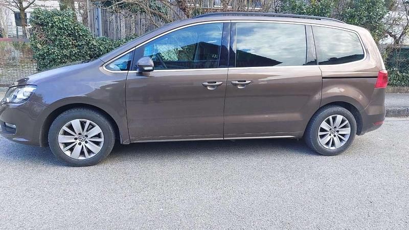 Braun Gebraucht 2011 VW Sharan Trendline Van / Kleinbus | 8.000 € (Fairer Preis) - Bild 1/4