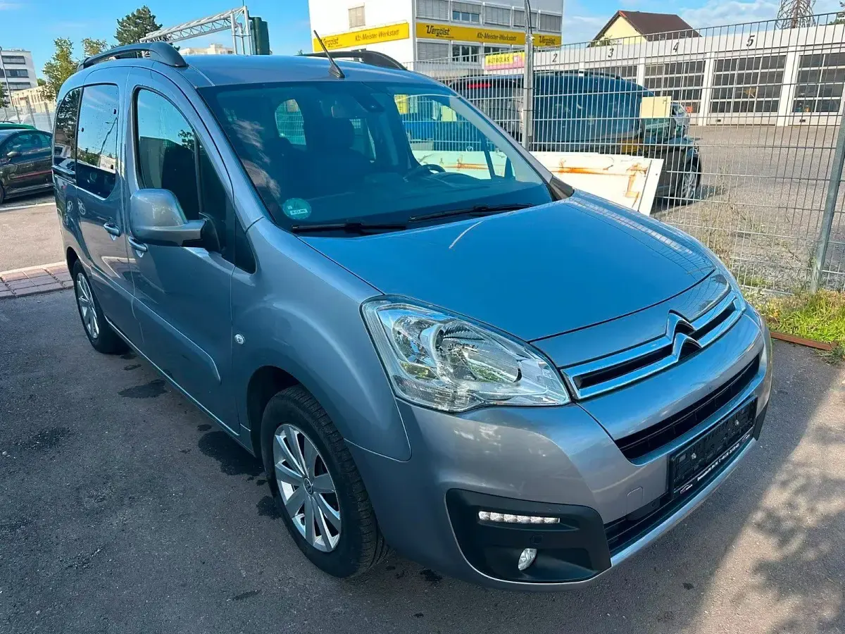 Gebraucht Citroën Berlingo PureTech 110 PS (80 kW) 2018 Grau Van / Kleinbus