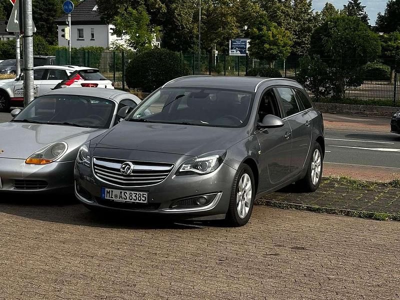 Grau Gebraucht 2017 Opel Insignia Sport Kombi | 7.500 € (Fairer Preis) - Bild 1/4