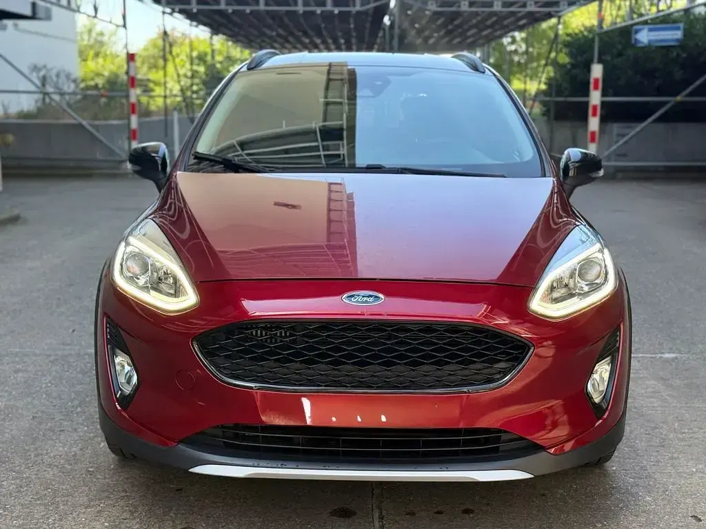 Gebraucht Ford Fiesta Active 86 PS (63 kW) 2019 Rubyrot (metallic) (metallic) Kleinwagen