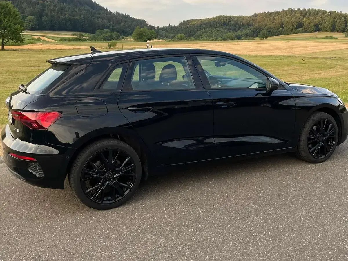 Gebraucht Audi A3 Ambiente 110 PS (80 kW) 2023 Schwarz Limousine