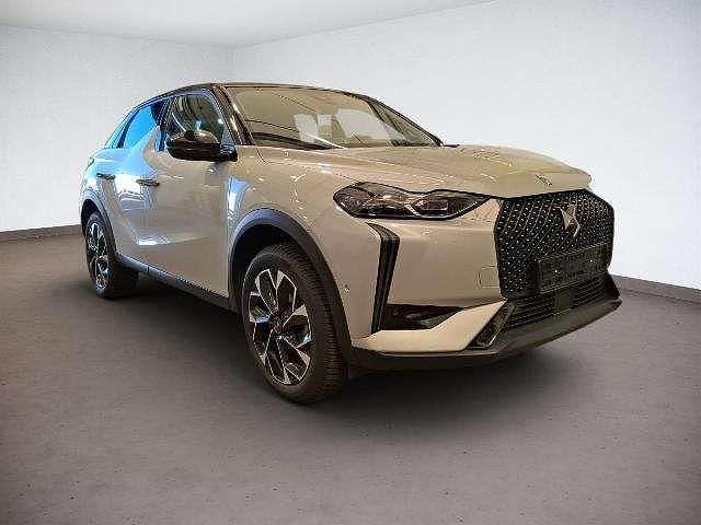 Kristall grau dach scwarz Gebraucht 2024 DS Automobiles DS3 Opera SUV | 21.790 € (Fairer Preis) - Bild 1/4