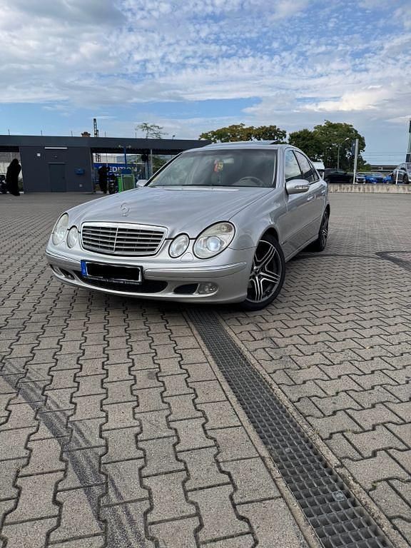 Gebraucht Mercedes E320 204 PS (150 kW) 2004 Silber Limousine