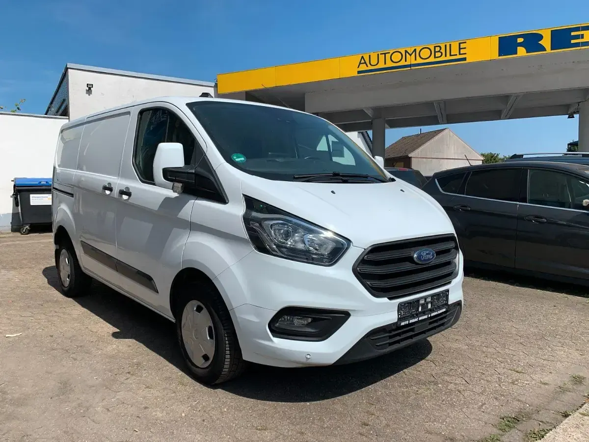 Używany Ford Transit Custom Trend 105 KM (77 kW) 2020 Biały Minivan