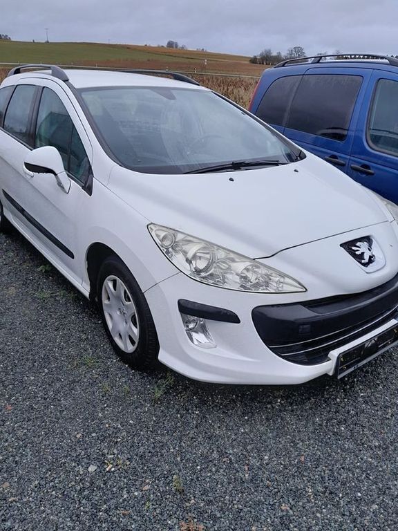 Weiß Gebraucht 2010 Peugeot 308 Tendance Kombi | 1.450 € (Guter Preis) - Bild 1/4