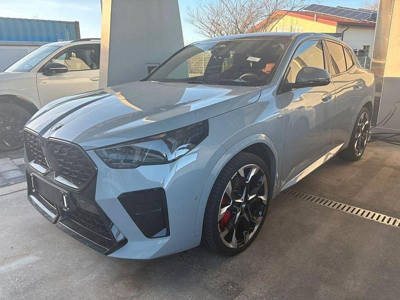 Grau Gebraucht 2024 BMW X2 M Sport SUV | 48.900 € (Teuer) - Bild 1/4