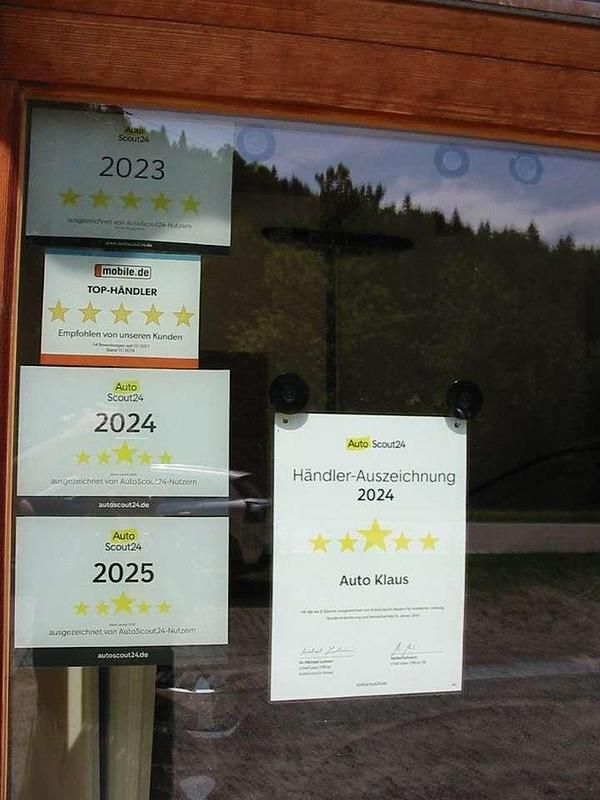 Gebraucht Suzuki Vitara 129 PS (94 kW) 2024 Silbermetallic SUV