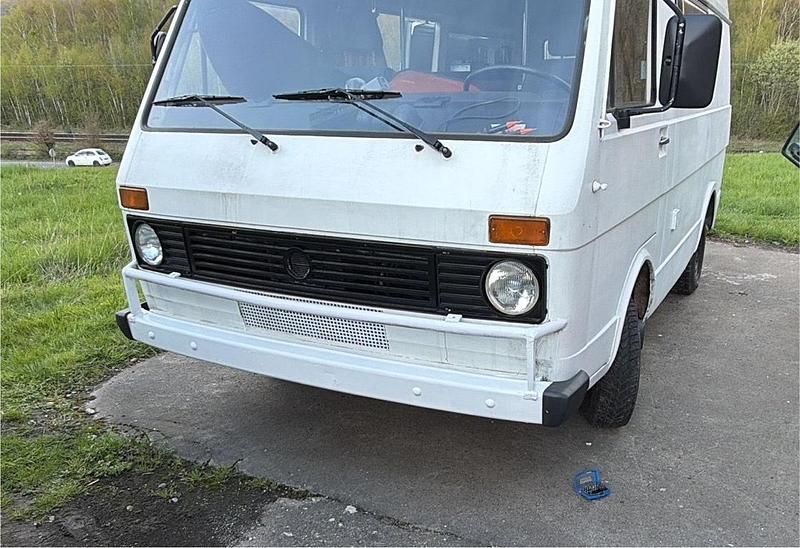 Second-hand VW LT 75 CP (55 kW) 1978 Alb Berlinǎ