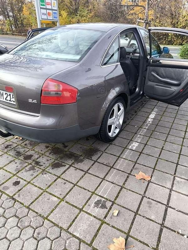 Second-hand Audi A6 165 CP (121 kW) 1998 Berlinǎ