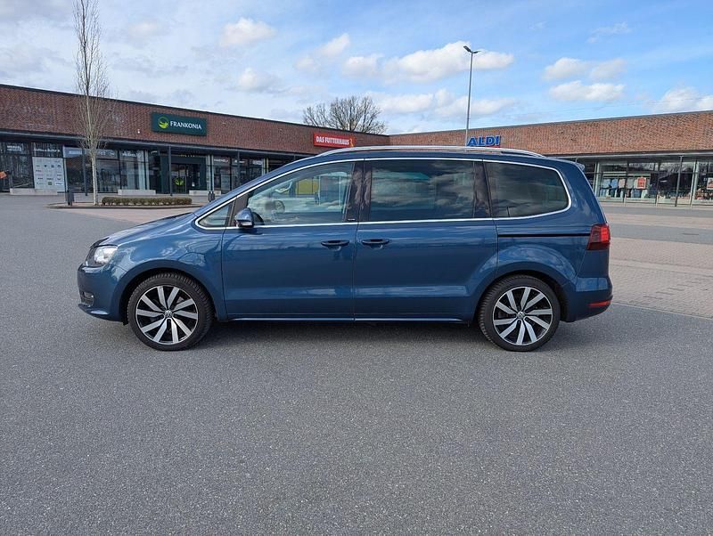 Gebraucht VW Sharan 184 PS (135 kW) 2016 Blau Van / Kleinbus