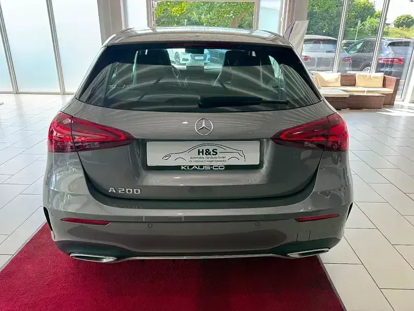 Gebraucht Mercedes A200 AMG line 177 PS (130 kW) 2023 Grau Limousine