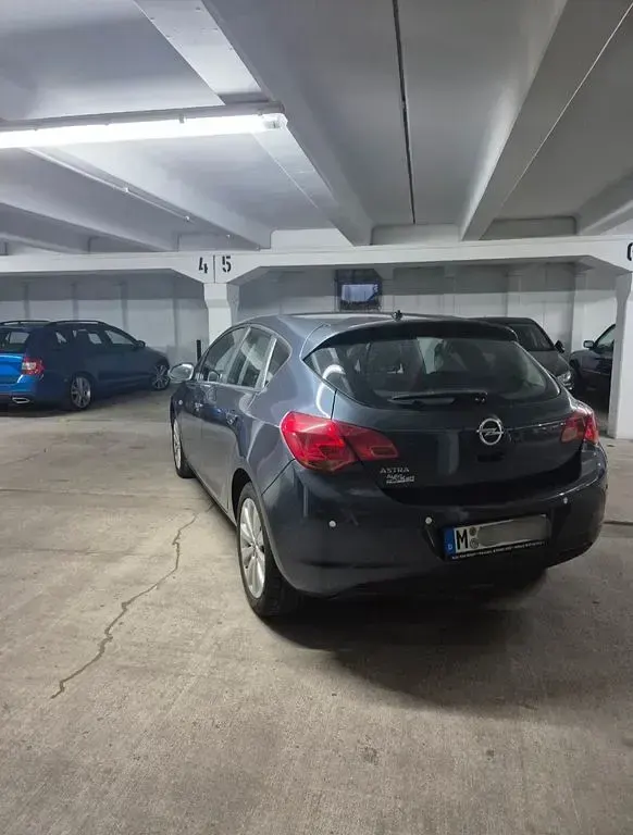 Gebraucht Opel Astra 116 PS (85 kW) 2010 Grau Limousine