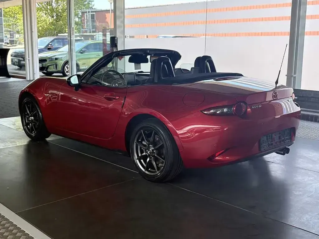 Gebraucht Mazda MX5 Sports-Line 131 PS (96 kW) 2017 Rot Cabrio