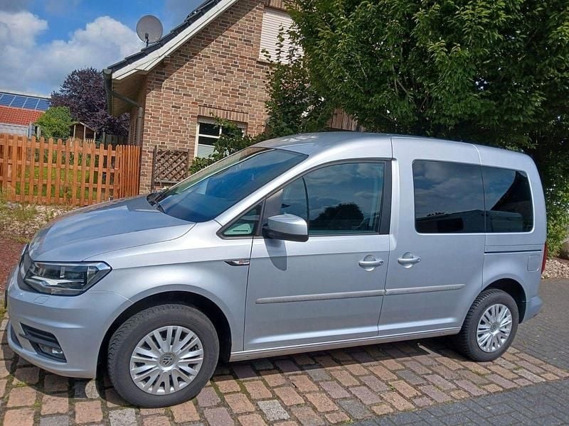 Silber Gebraucht 2018 VW Caddy Trendline Van / Kleinbus | 12.000 € (Superpreis) - Bild 1/4