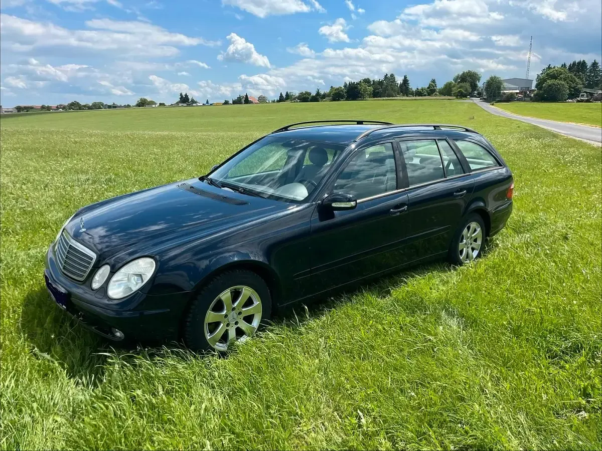 Gebraucht Mercedes E270 177 PS (130 kW) 2003 Blau Kombi