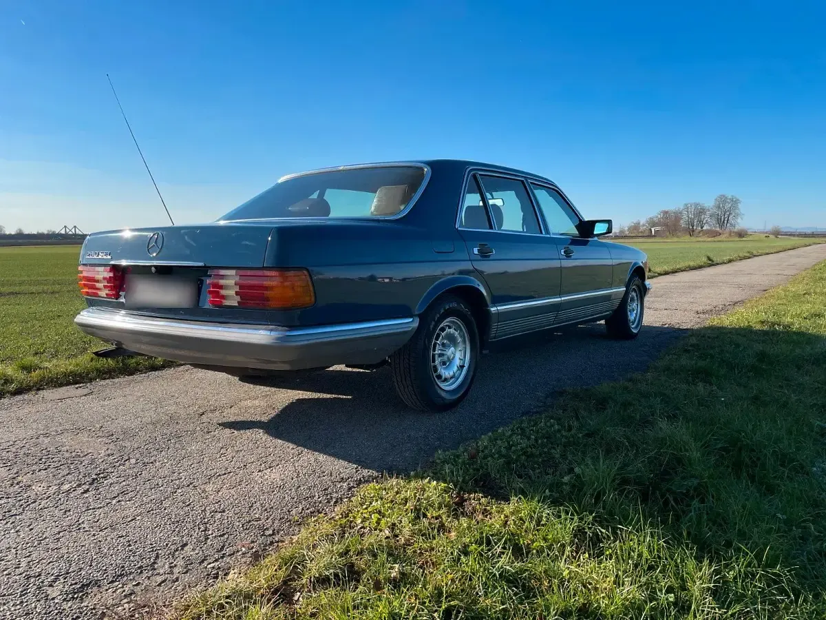 Gebraucht Mercedes 280 185 PS (136 kW) 1982 Blau Limousine
