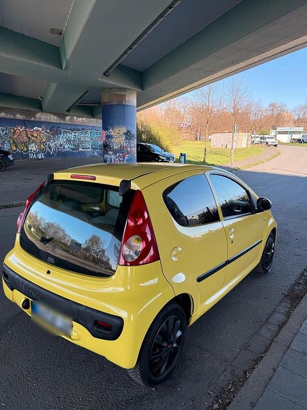 Gebraucht Peugeot 107 68 PS (50 kW) 2005 Gelb Kleinwagen