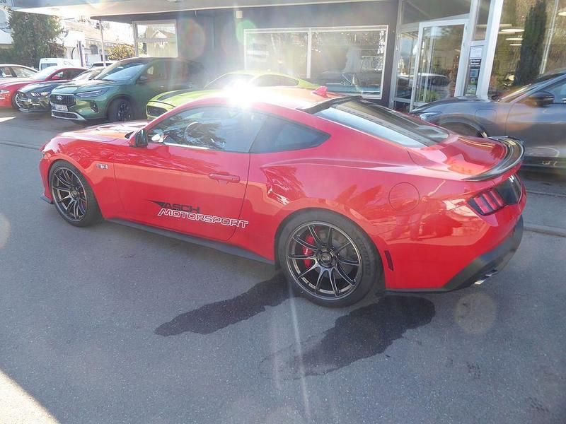 Gebraucht Ford Mustang GT Fastback 446 PS (328 kW) 2024 Rot